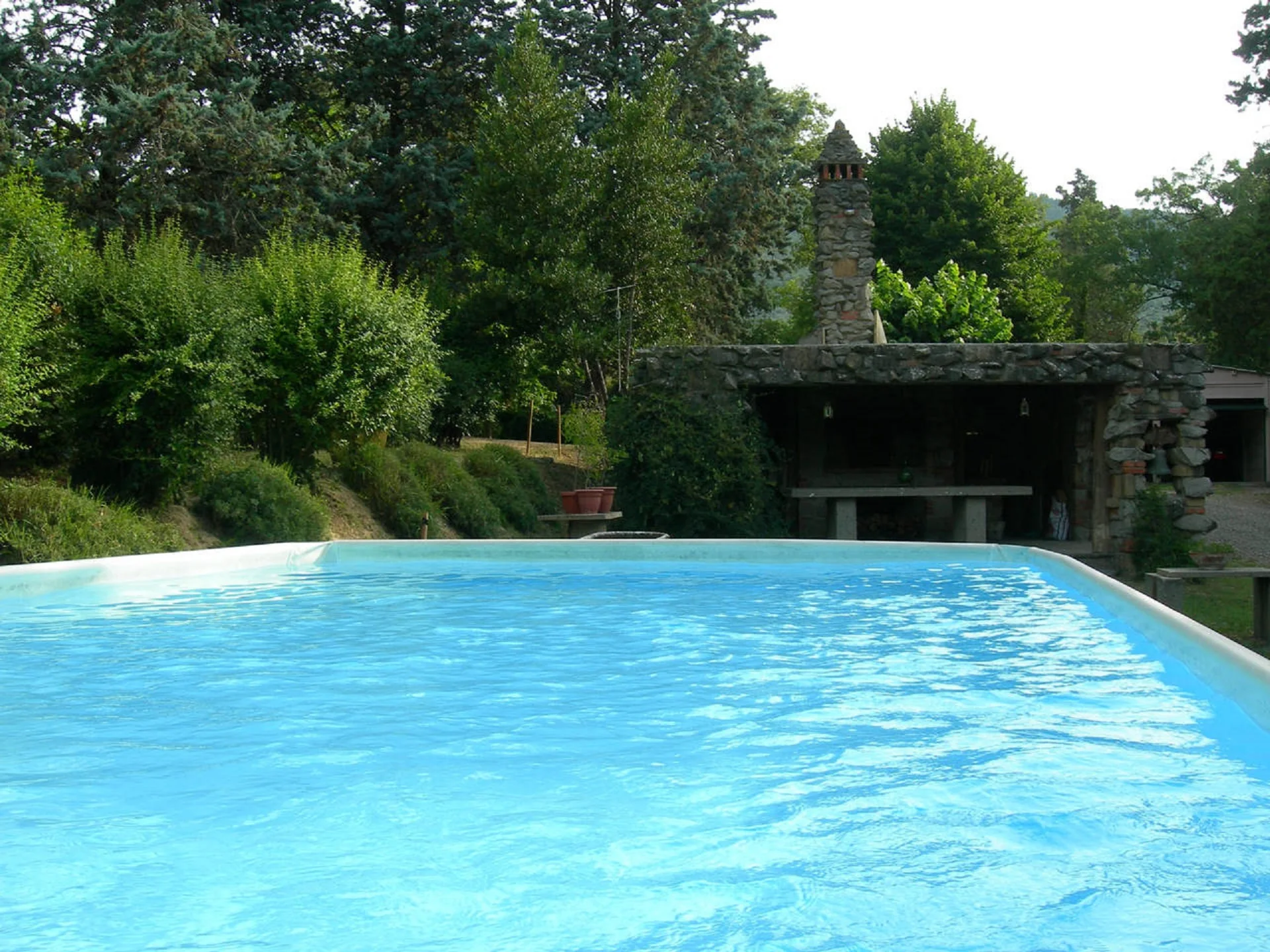 Piscina privata nel giardino di Villa Campo di Fiore